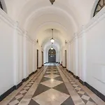 Guesthost - Domus Romana *