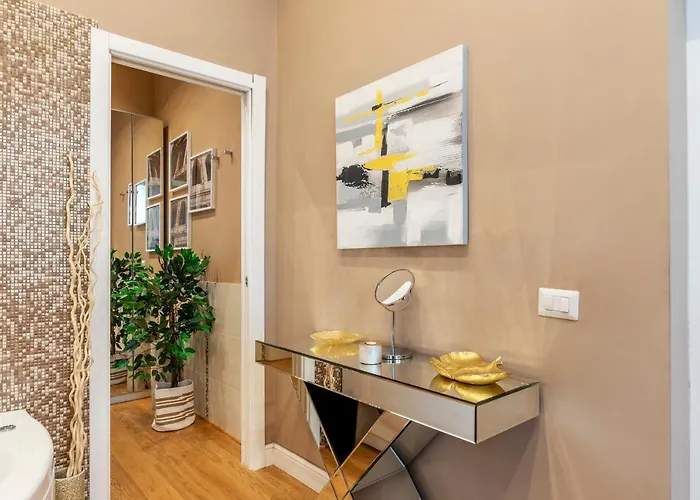 Guesthost - Domus Romana